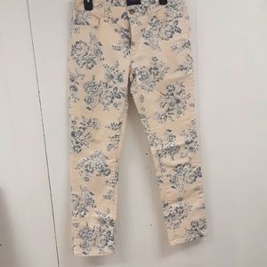 Chaps denim blue flower white pants size 8